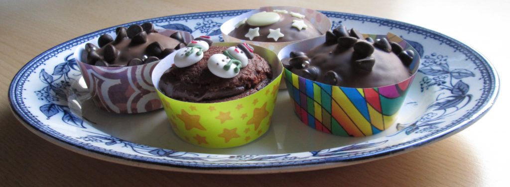 chocolate-cupcakes-in-homemade-cupcake-wrappers